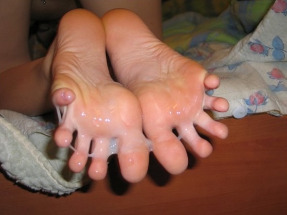 Cummy Feet Pics